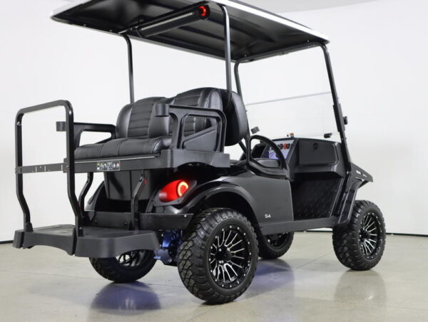 ''2023 E-Z-GO Express S4 Gas'' - Image 4